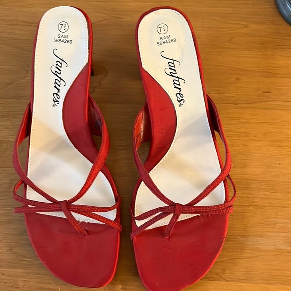 Fanfares Shoes Red Strapy Kitten Heel Pumps Fanfares Womans Size 75